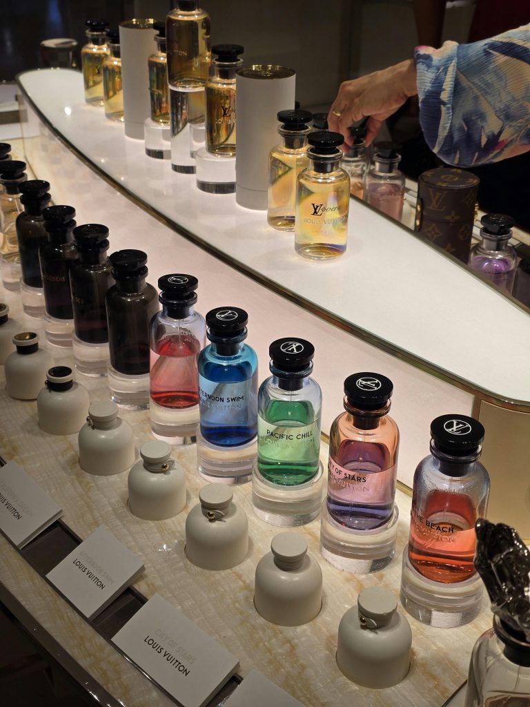 Plusieurs parfum cosmétique